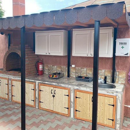 Casa Laura Guest House Корбу Екстериор снимка