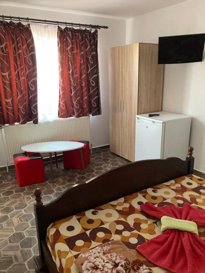 Casa Laura Guest House Корбу Екстериор снимка