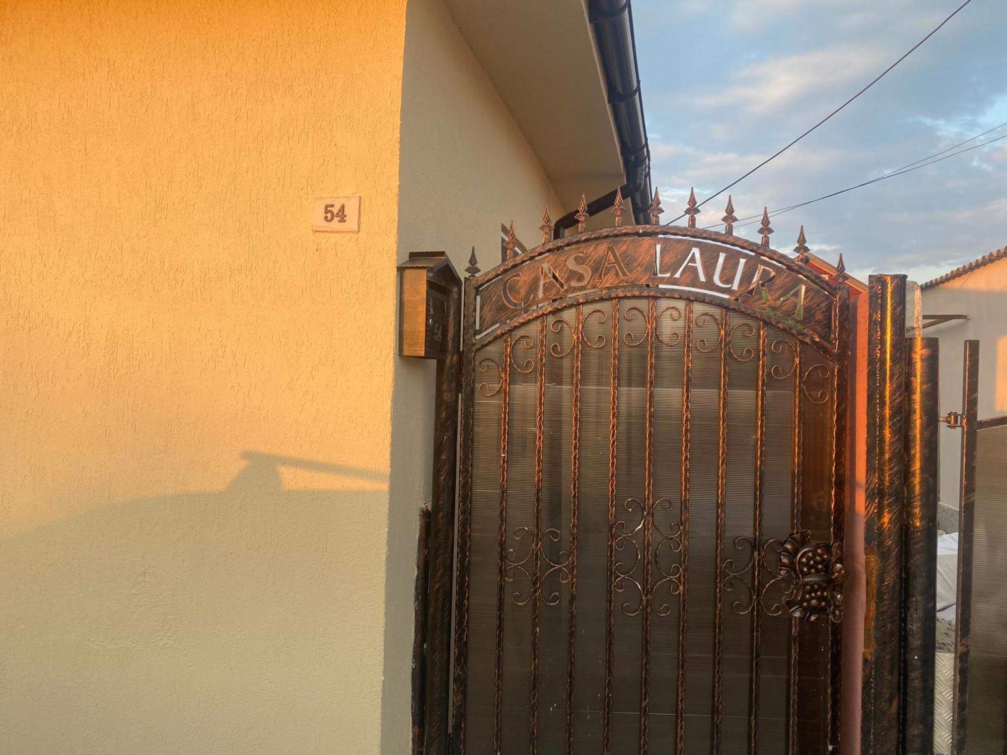 Casa Laura Guest House Корбу Екстериор снимка