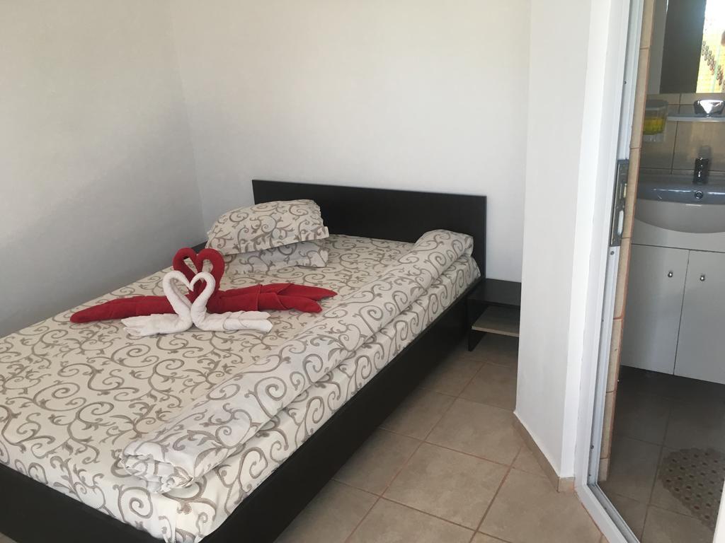 Casa Laura Guest House Корбу Екстериор снимка