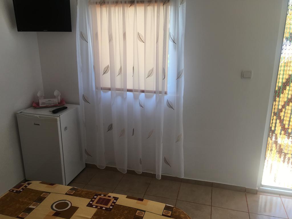 Casa Laura Guest House Корбу Екстериор снимка