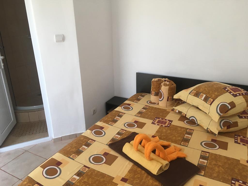 Casa Laura Guest House Корбу Екстериор снимка