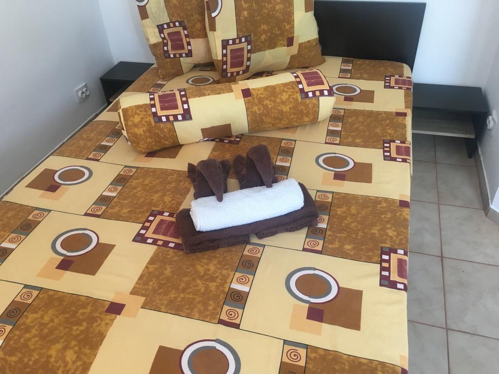 Casa Laura Guest House Корбу Екстериор снимка