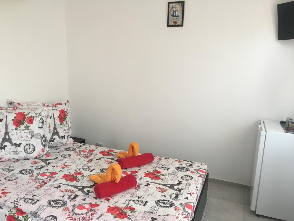 Casa Laura Guest House Корбу Екстериор снимка
